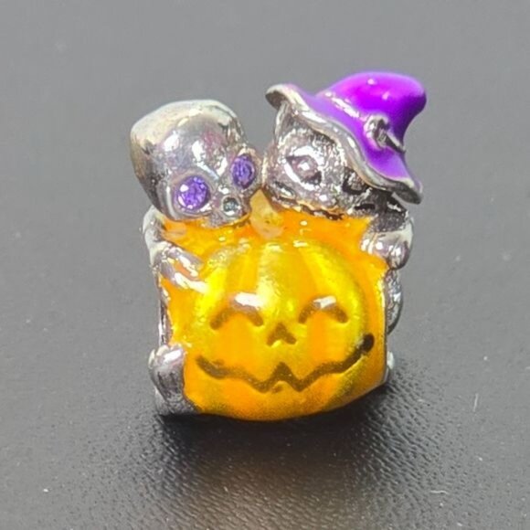 🎃 Charm with Pumpkin, Skeleton and Witch Cat (NWOT) - Picture 2 of 8